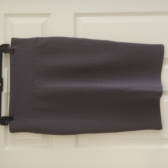 LuLaroe, gray skirt, size L, stretchy, used, womens - Picture 3 of 5